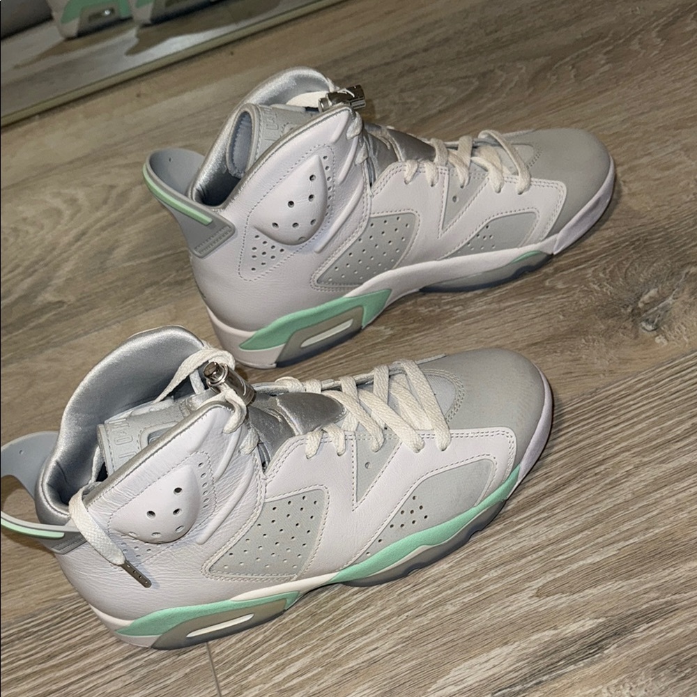 Nike air Jordan 6 retro “mint foam”